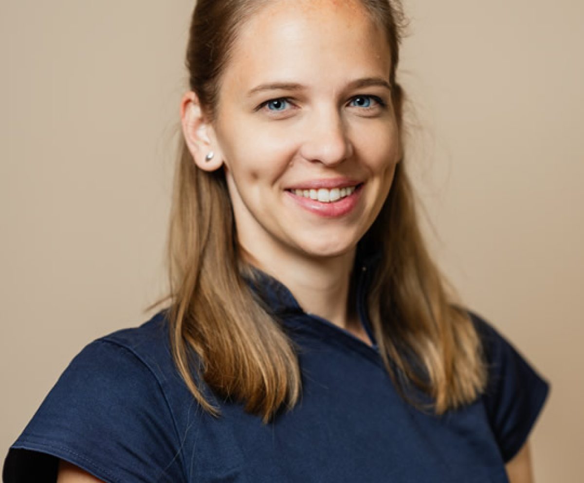 Frau Dr. Petra Egyed